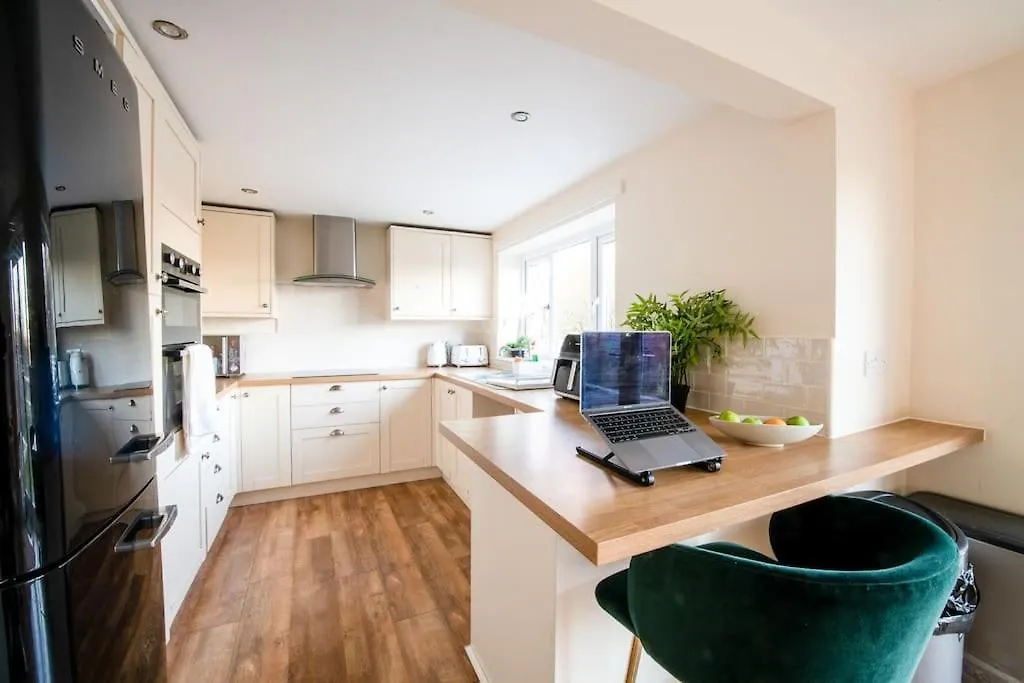Holiday home Charming Cottage Getaway In Altrincham