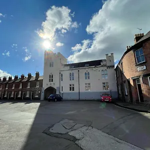 Stays - Value With Free Parking In The Heart Of Chester