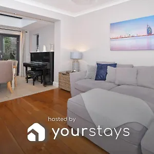 Hale View By Yourstays Altrincham